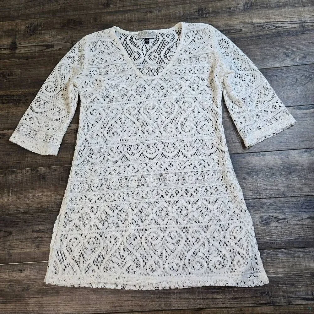 J Valdi white beach coverup lacy lightweight flattering size medium